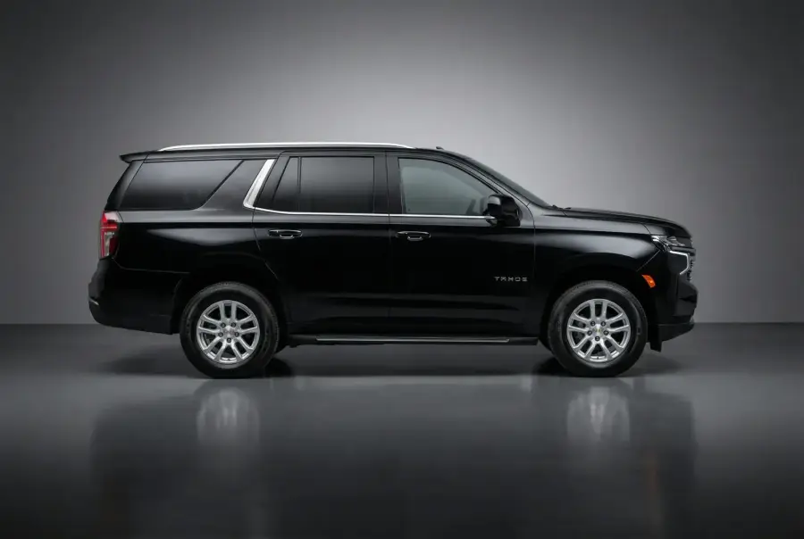 Rent Chevrolet Tahoe Black 2021 in Dubai — photo 2 of 4