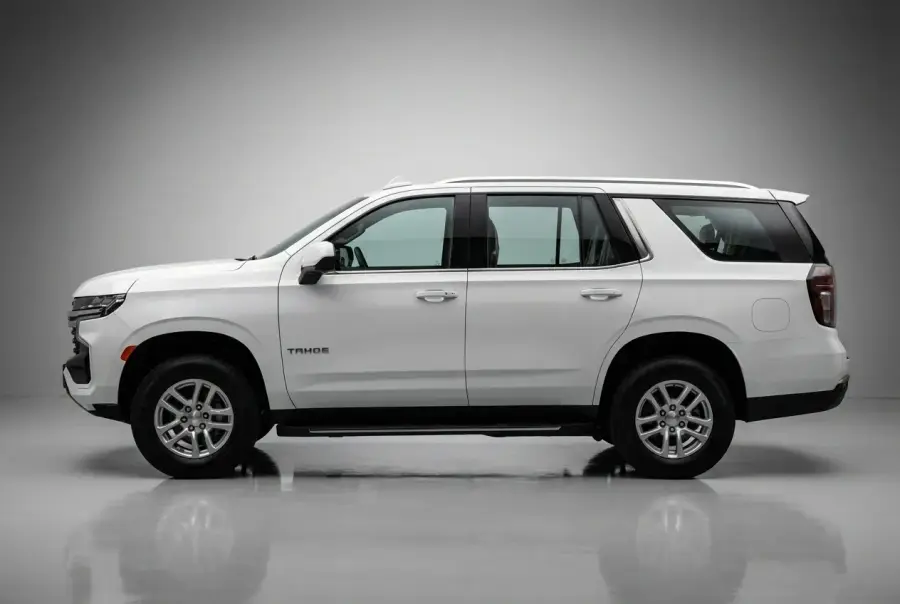 Rent Chevrolet Tahoe White 2021 in Dubai — photo 3 of 6