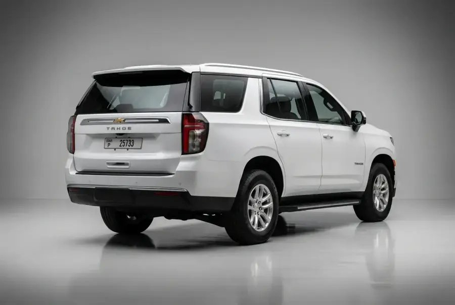 Rent Chevrolet Tahoe White 2021 in Dubai — photo 4 of 6
