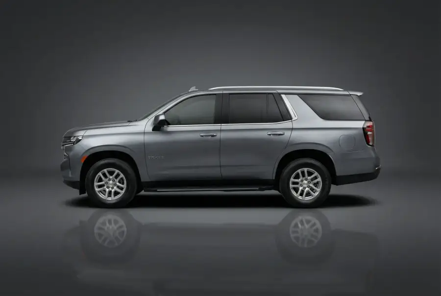 Rent Chevrolet Tahoe Grey 2021 in Dubai — photo 2 of 5