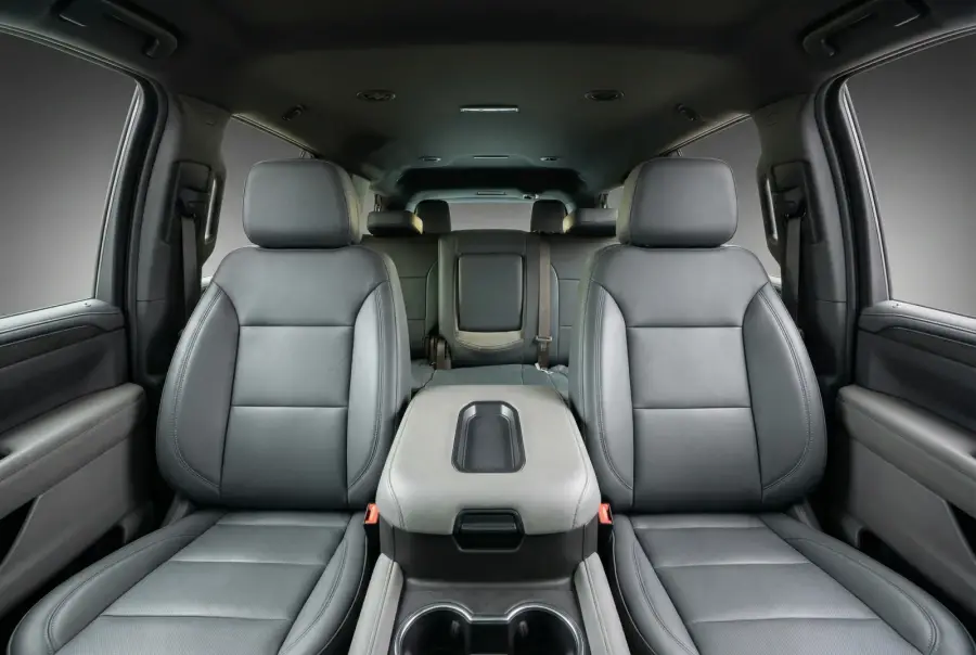 Rent Chevrolet Tahoe Grey 2021 in Dubai — photo 4 of 5