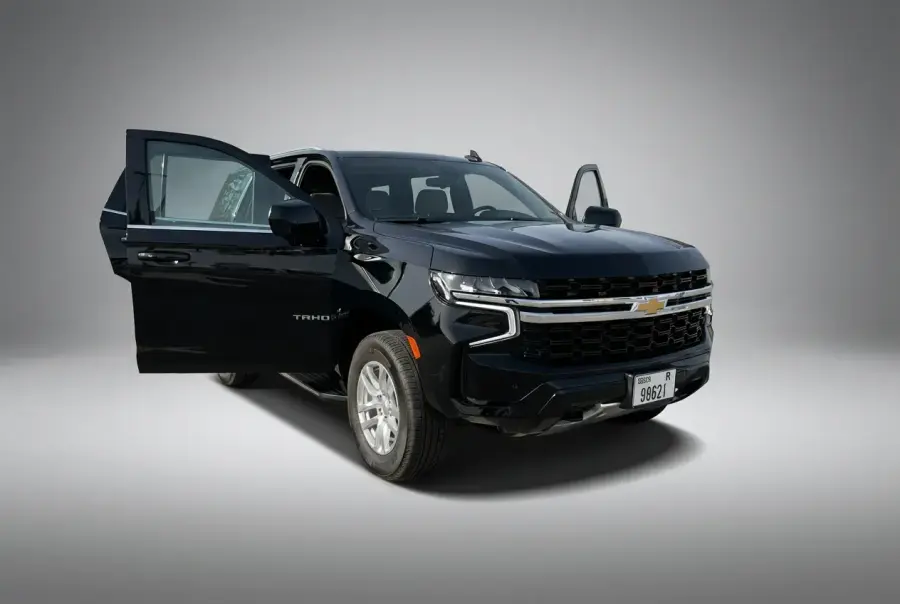 Rent Chevrolet Tahoe Black 2022 in Dubai — photo 3 of 5