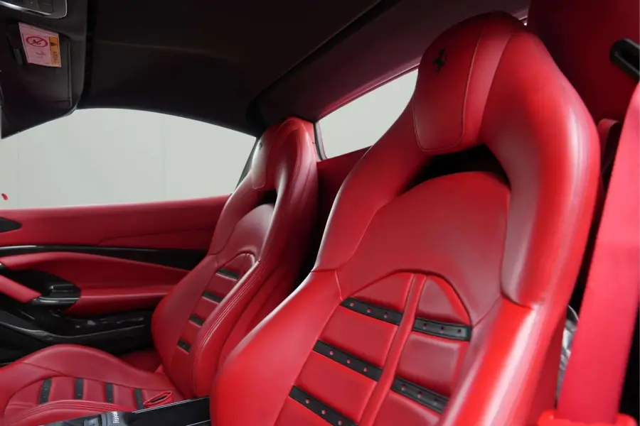 Rent Ferrari F8 Spider Red 2022 in Dubai — photo 5 of 5