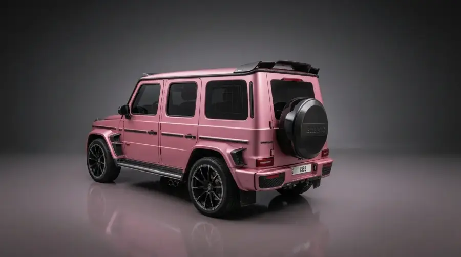 在迪拜租赁2022年梅赛德斯-奔驰G63 Brabus粉色 — Mercedes-Benz — 第 4 张，共 8 张