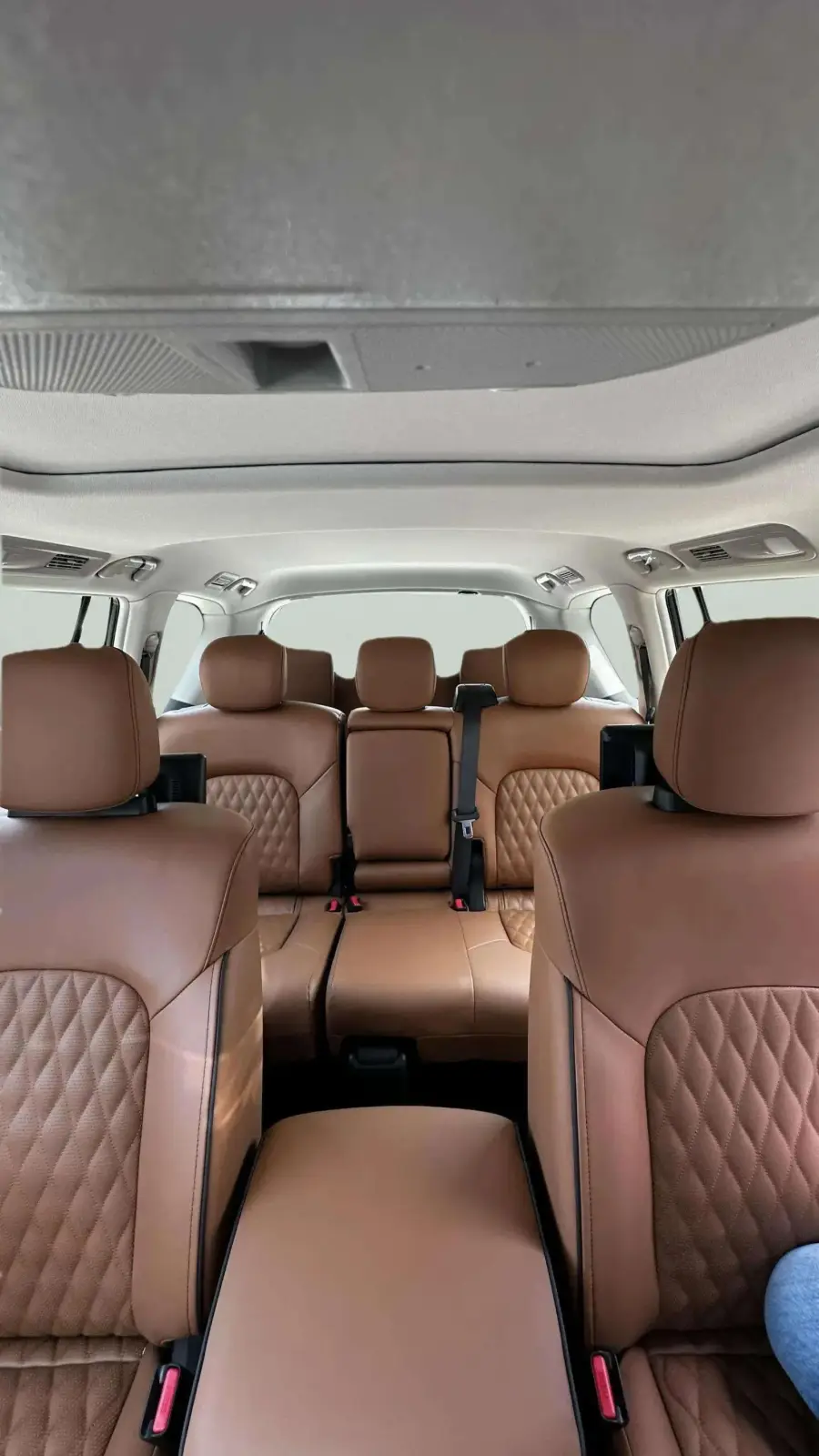 Rent Infiniti QX80 White 2024 in Dubai — photo 3 of 5