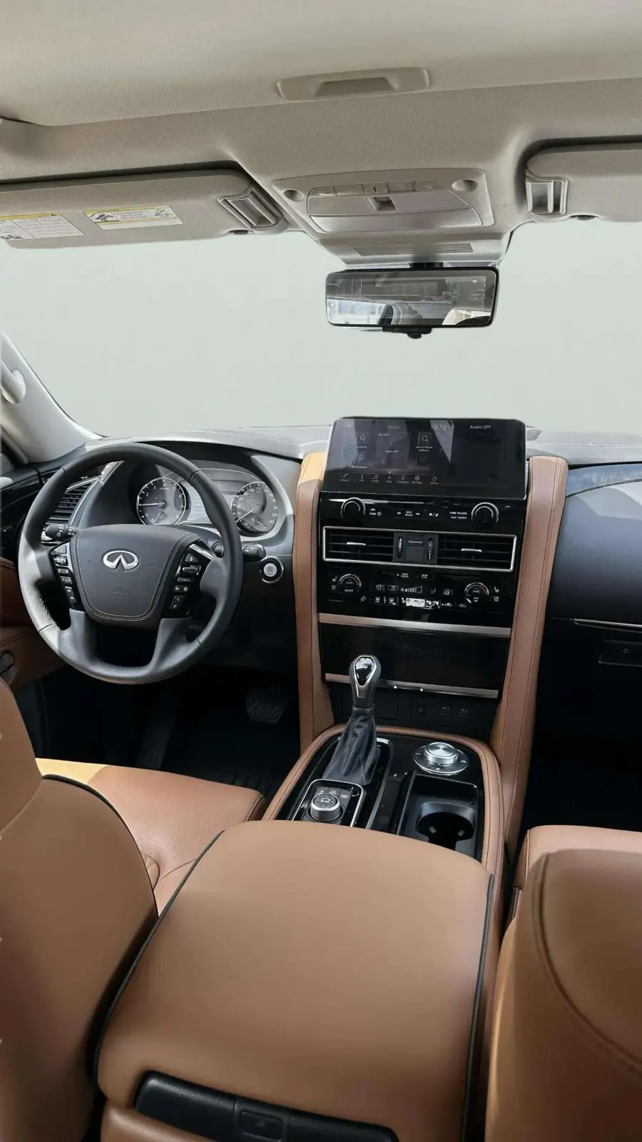 Rent Infiniti QX80 White 2024 in Dubai — photo 4 of 5