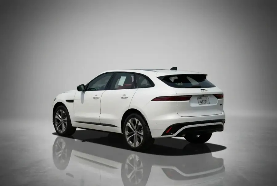 Rent Jaguar F-PACE White 2025 in Dubai — photo 4 of 7