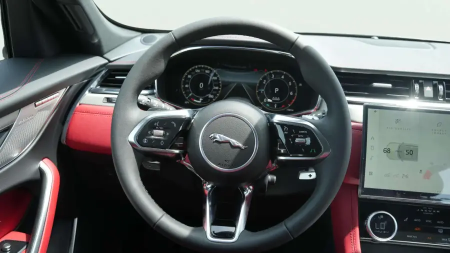 Rent Jaguar F-PACE White 2025 in Dubai — photo 6 of 7