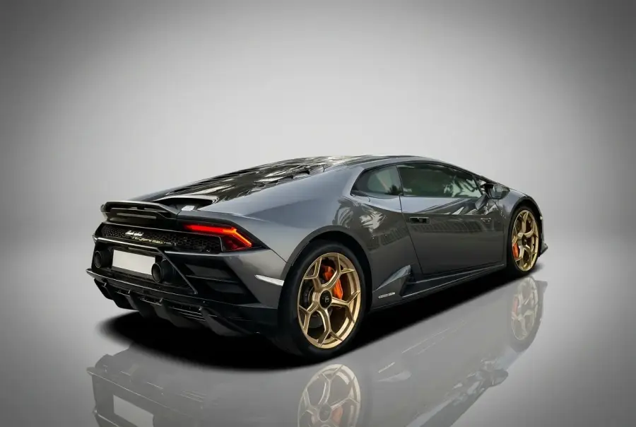 Rent Lamborghini Huracan EVO Coupe Grey 2021 in Dubai — photo 2 of 4