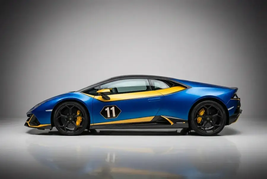 Rent Lamborghini Huracan EVO Coupe Blue 2022 in Dubai — photo 3 of 5