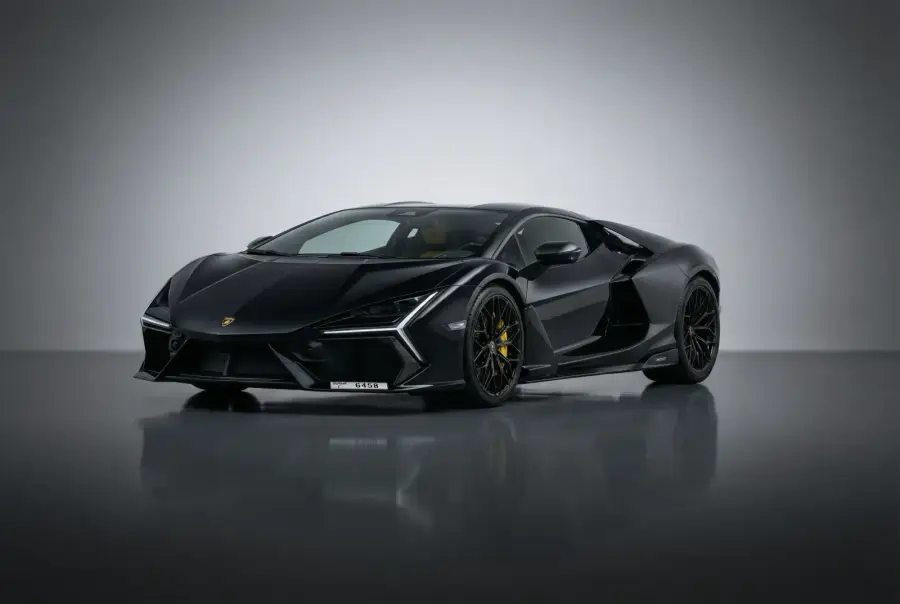 Rent Lamborghini Revuelto Black 2025 in Dubai — photo 3 of 8