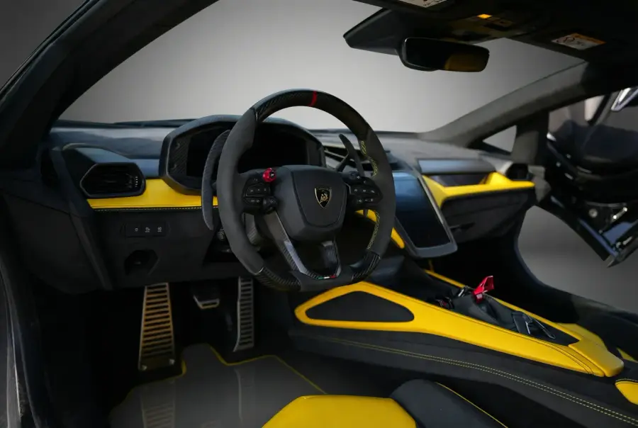 Rent Lamborghini Revuelto Black 2025 in Dubai — photo 8 of 8
