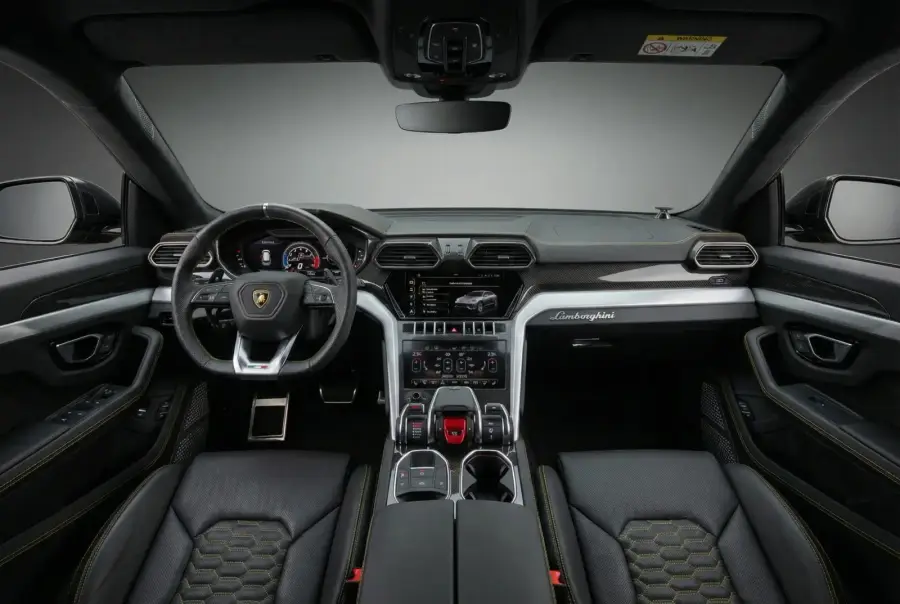 Rent Lamborghini Urus Yellow 2021 in Dubai — photo 5 of 5