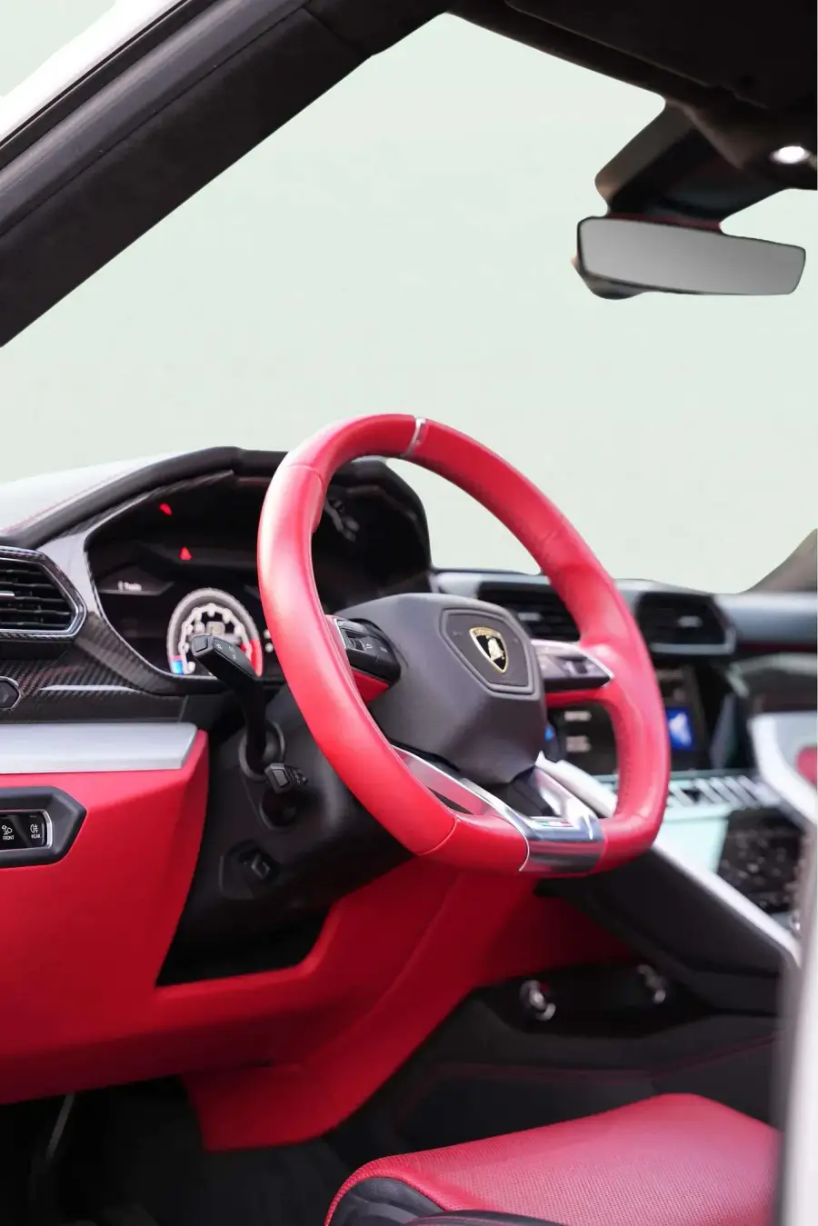 Rent Lamborghini Urus Grey 2020 in Dubai — photo 5 of 5