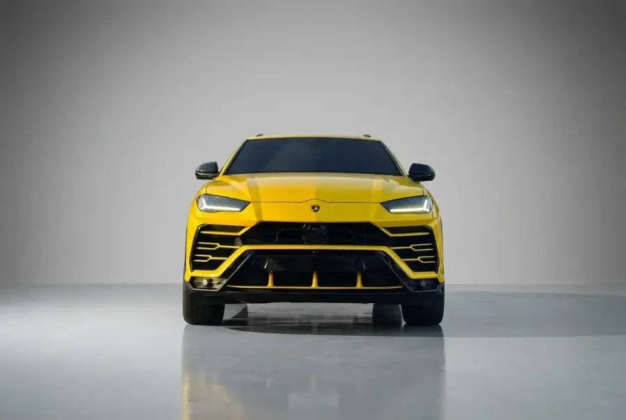 Аренда Lamborghini Urus Белый 2021 в Дубае в аренду в Дубай, ОАЭ — Lamborghini — фото 2 из 7
