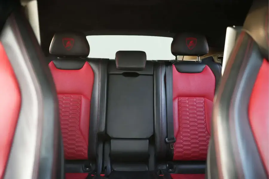 Аренда Lamborghini Urus Белый 2021 в Дубае в аренду в Дубай, ОАЭ — Lamborghini — фото 7 из 7