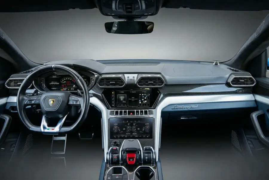 เช่ารถ Lamborghini Urus สีน้ำเงิน 2022 ในดูไบ — รูปที่ 4 จาก 5