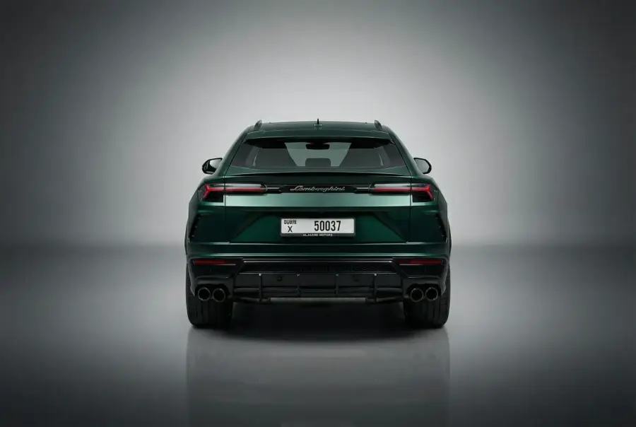 Rent Lamborghini Urus Green 2022 in Dubai — photo 4 of 5