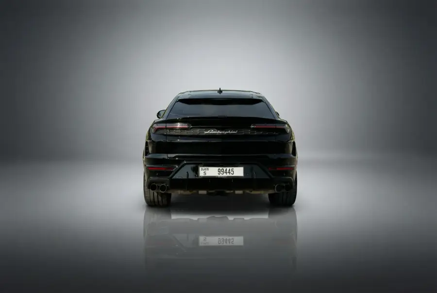 Аренда Lamborghini Urus SE Черный 2025 в Дубае в аренду в Дубай, ОАЭ — Lamborghini — фото 4 из 4
