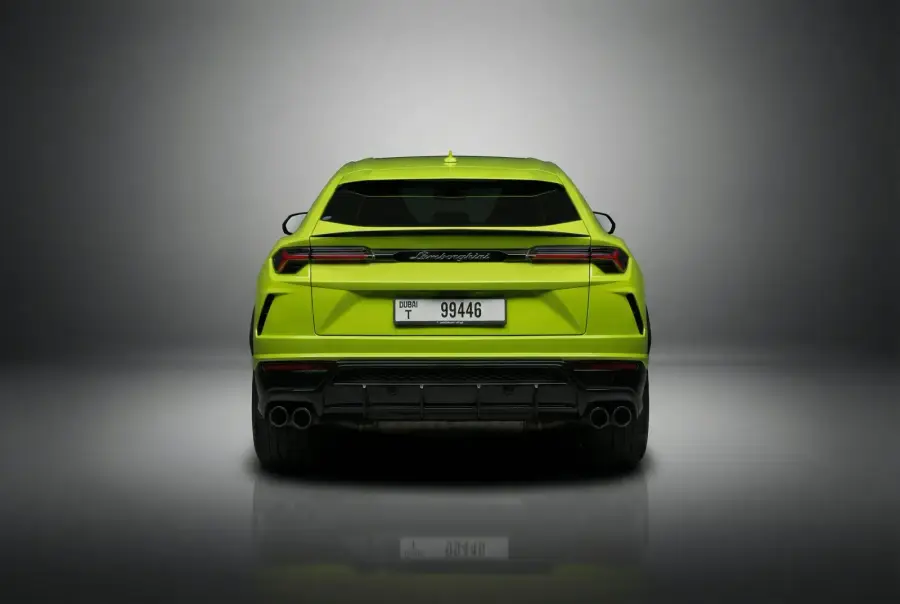 Rent Lamborghini Urus SE Green 2025 in Dubai — photo 4 of 5