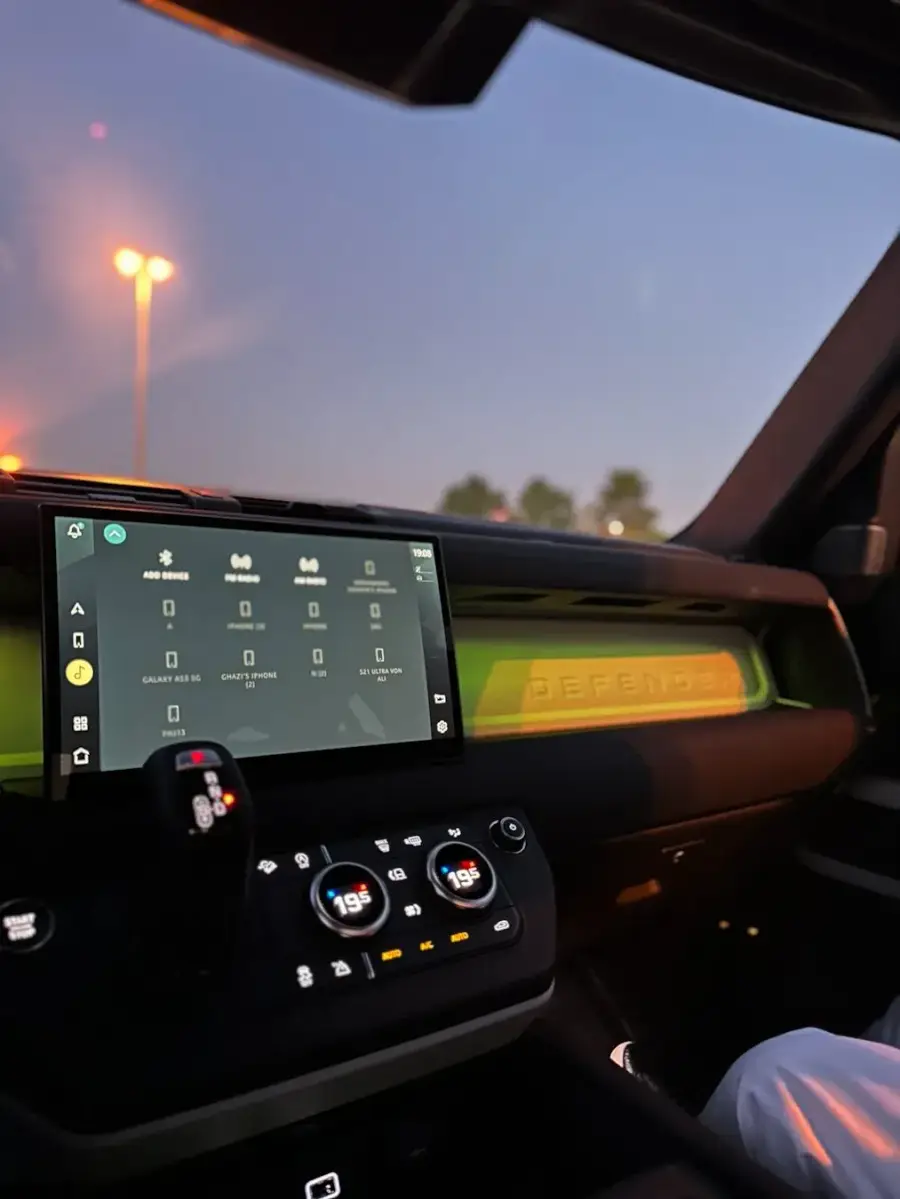 Rent Land Rover Defender Black 2023 in Dubai — photo 5 of 6