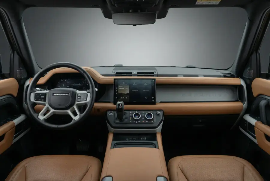 Rent Land Rover Defender Green 2023 in Dubai — photo 5 of 6
