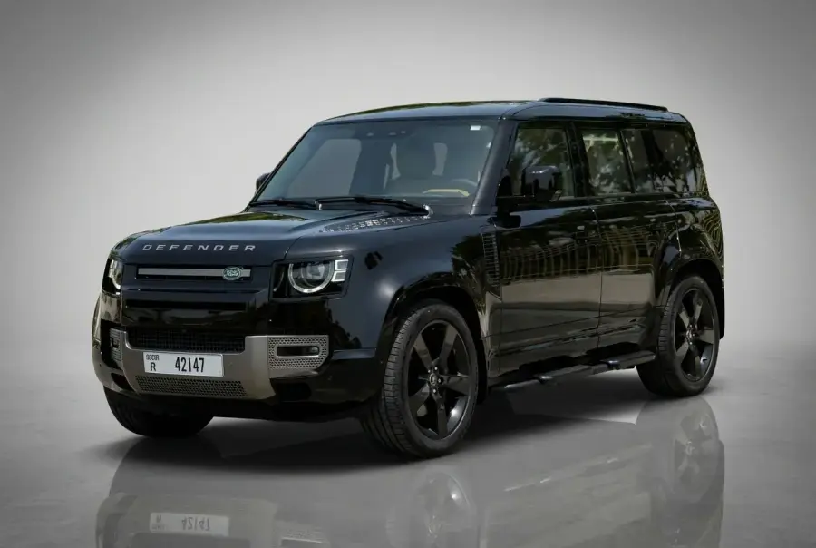 Rent Land Rover Defender Black 2025 in Dubai — photo 2 of 7