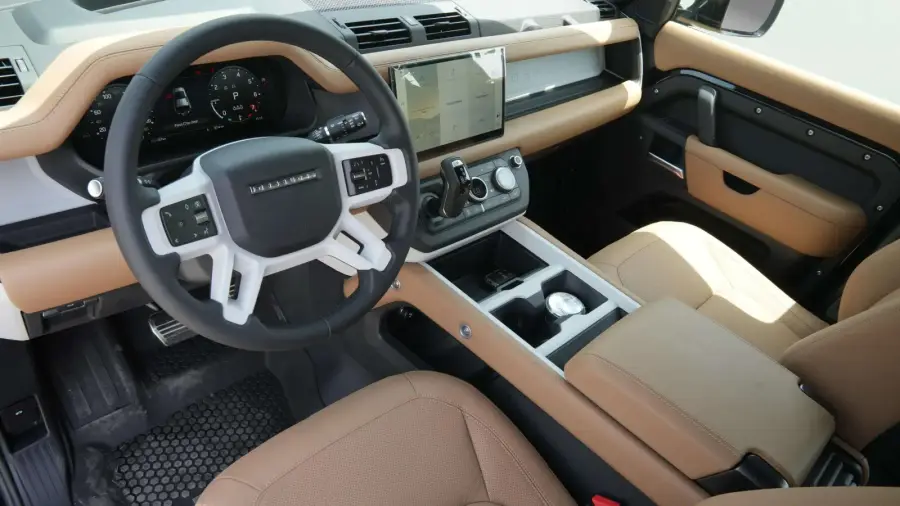 Rent Land Rover Defender Black 2025 in Dubai — photo 6 of 7