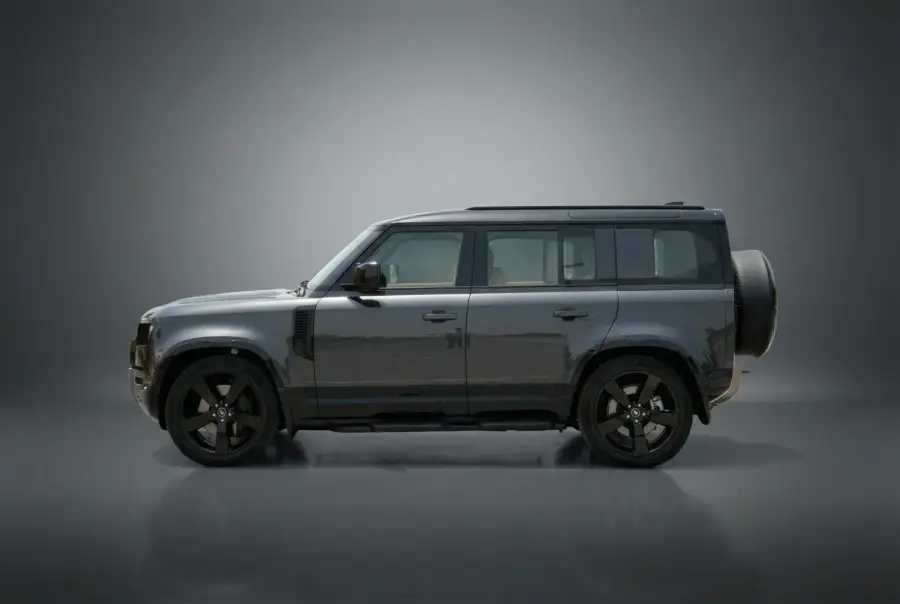 Rent Land Rover Defender Grey 2025 in Dubai — photo 3 of 4