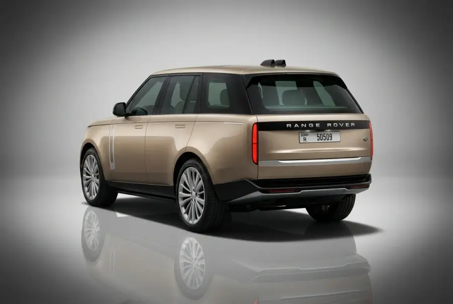 เช่ารถ Range Rover สีทอง 2022 ในดูไบ — รูปที่ 2 จาก 5