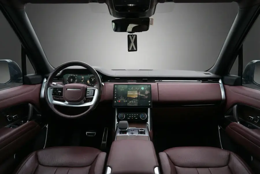 Rent Range Rover Autobiography Green 2023 in Dubai — photo 6 of 6