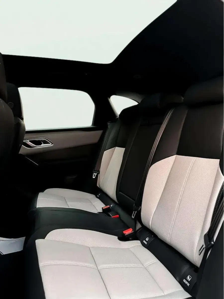 Alquiler de Range Rover Velar Blanco 2024 en Dubái — foto 7 de 9
