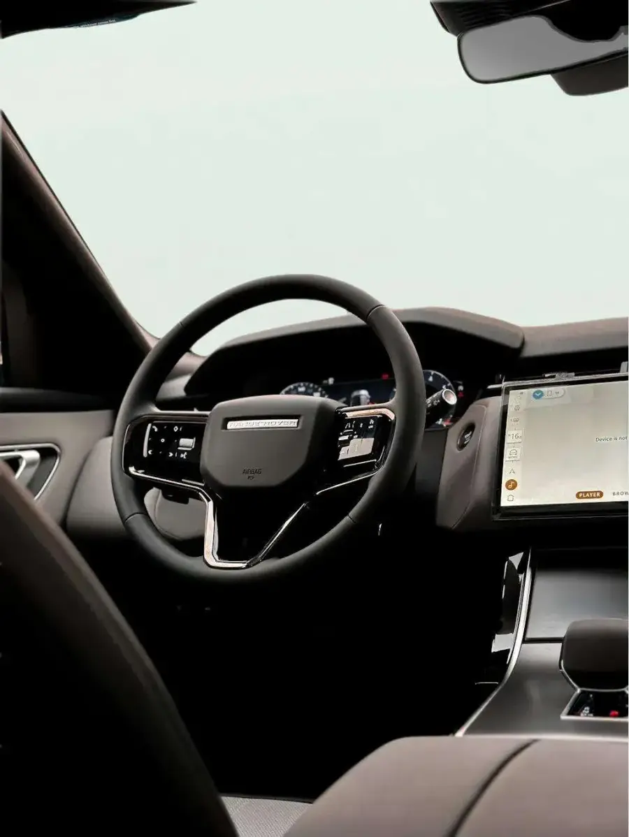 Alquiler de Range Rover Velar Blanco 2024 en Dubái — foto 9 de 9