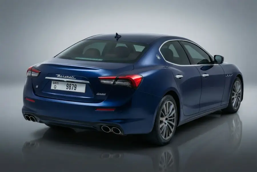 เช่ารถ Maserati Ghibli สีน้ำเงิน 2021 ในดูไบ — รูปที่ 3 จาก 6