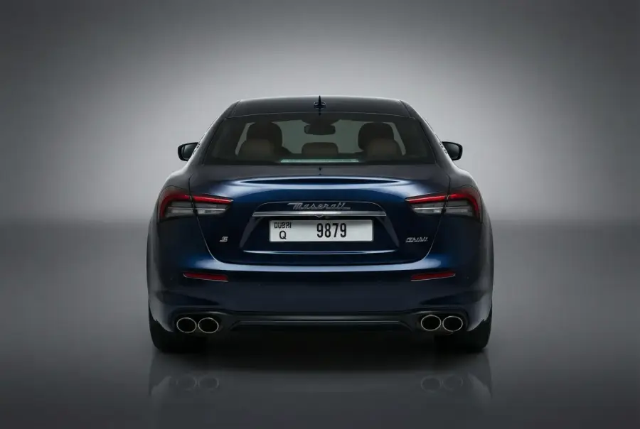 เช่ารถ Maserati Ghibli สีน้ำเงิน 2021 ในดูไบ — รูปที่ 4 จาก 6