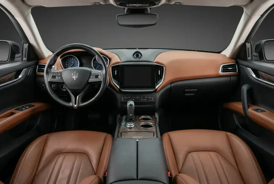 เช่ารถ Maserati Ghibli สีน้ำเงิน 2021 ในดูไบ — รูปที่ 6 จาก 6