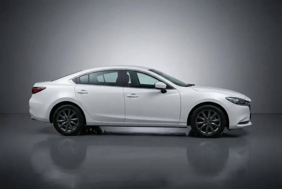 在迪拜租赁2024年白色马自达6 — Mazda — 第 2 张，共 3 张