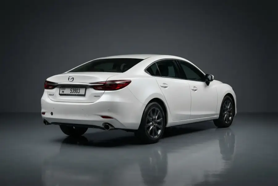 在迪拜租赁2024年白色马自达6 — Mazda — 第 3 张，共 3 张