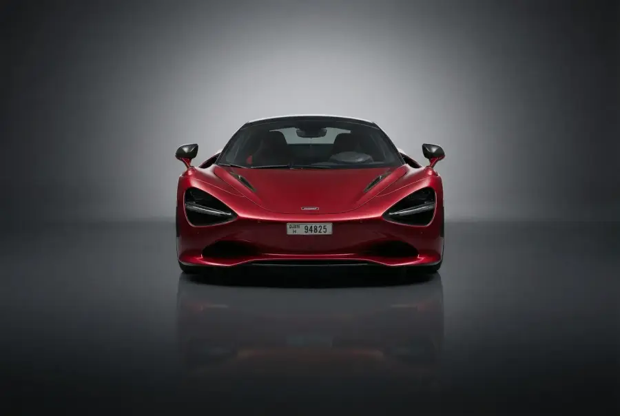 Rent McLaren 750S Spider Red 2025 in Dubai — Mclaren — photo 4 of 8