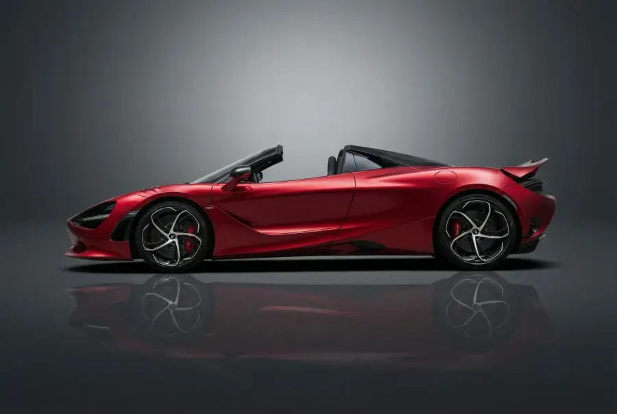 Rent McLaren 750S Spider Red 2025 in Dubai — Mclaren — photo 6 of 8
