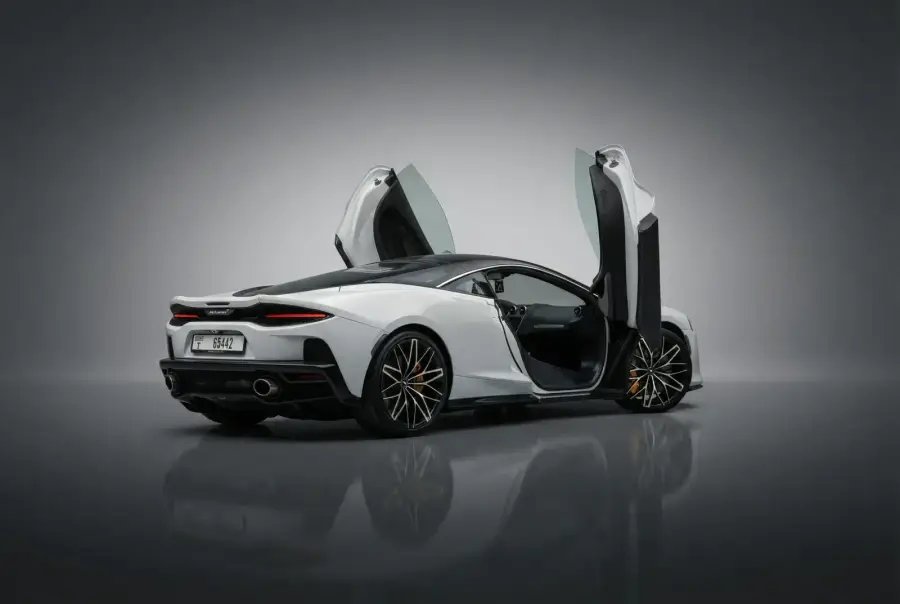 Rent McLaren GT White 2025 in Dubai — Mclaren — photo 4 of 8