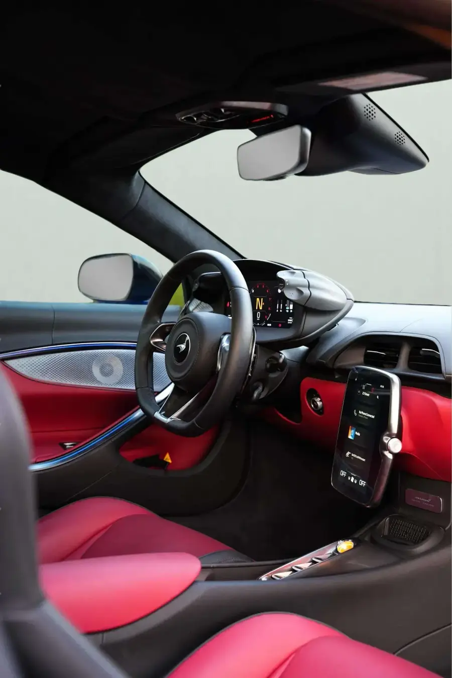 Rent McLaren Artura Spider Blue 2025 in Dubai — Mclaren — photo 5 of 5