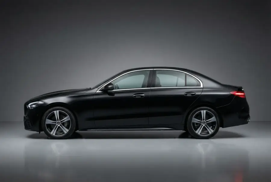 Rent Mercedes-Benz C300 Black 2022 in Dubai — photo 4 of 6