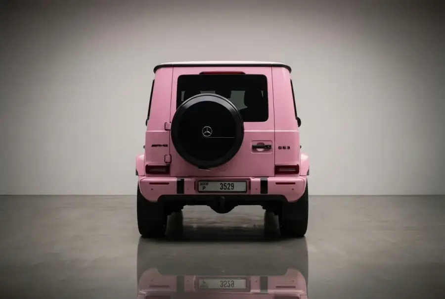 Rent Mercedes-Benz G500 Pink 2021 in Dubai — photo 4 of 11