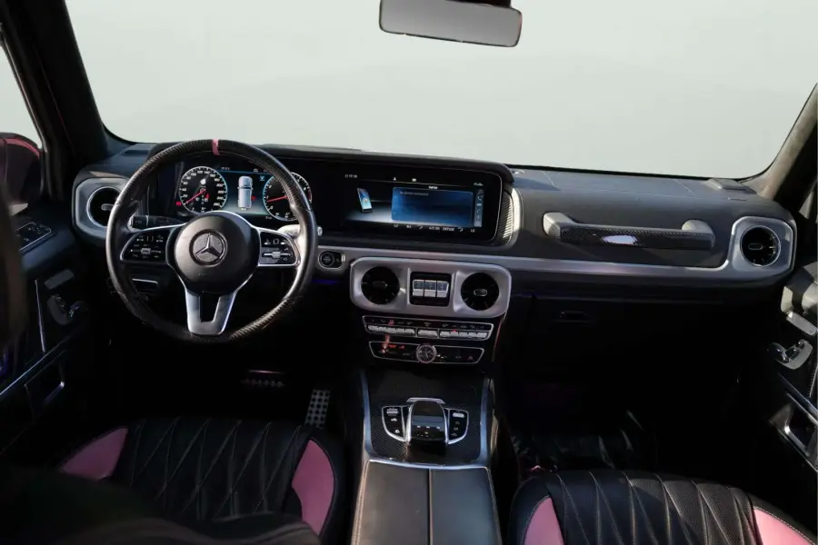 Rent Mercedes-Benz G500 Pink 2021 in Dubai — photo 6 of 11