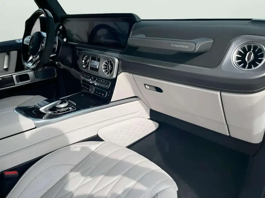 Rent Mercedes-Benz G63 Blue 2022 in Dubai — photo 4 of 4