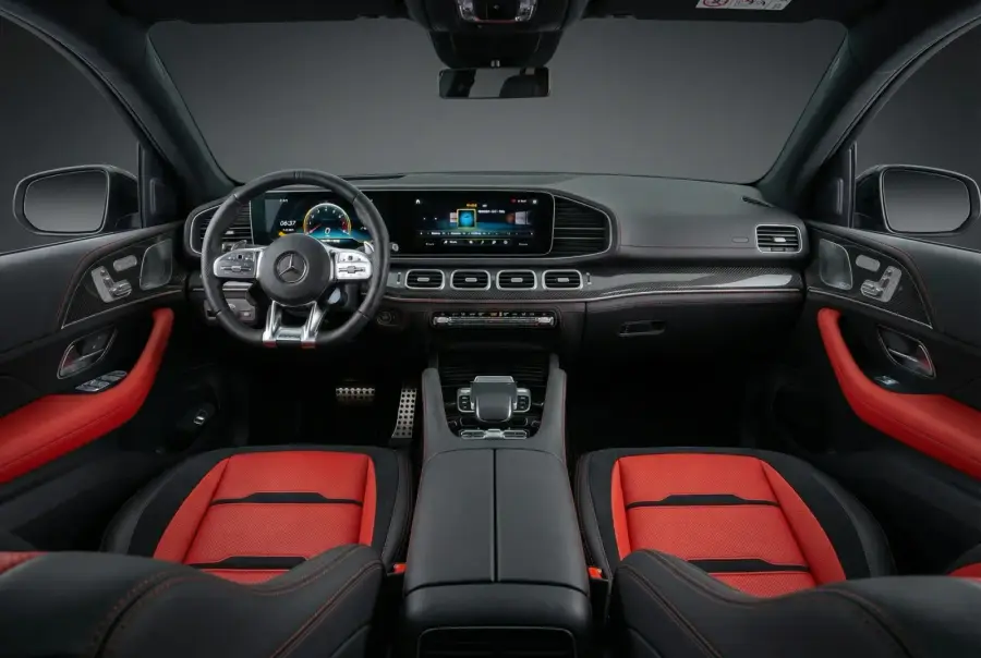 Rent Mercedes-Benz GLE 53 White 2021 in Dubai — photo 4 of 4