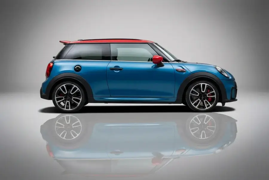 Rent MINI Cooper S Blue 2024 in Dubai — Mini — photo 3 of 9