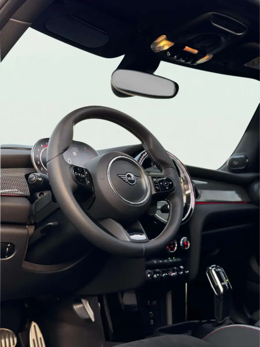 Rent MINI Cooper S Blue 2024 in Dubai — Mini — photo 6 of 9