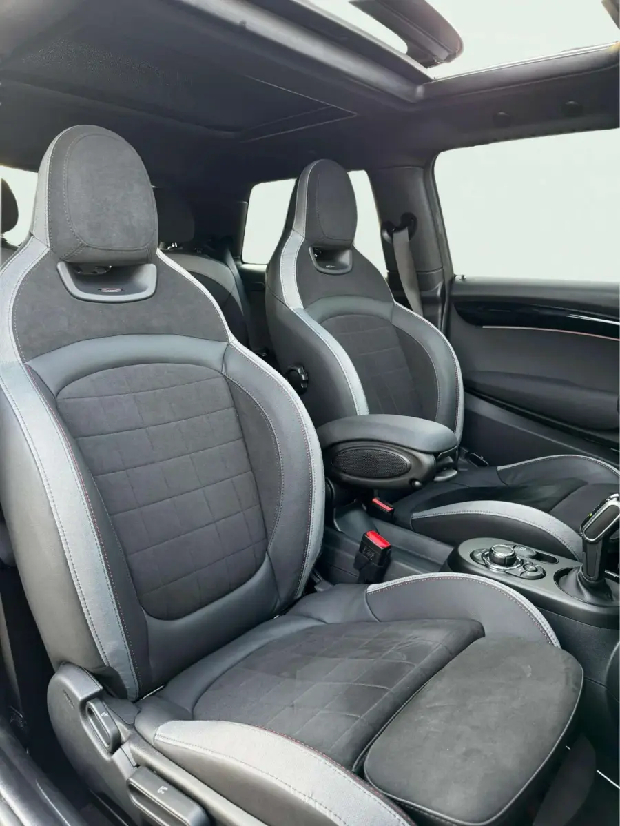 Rent MINI Cooper S Blue 2024 in Dubai — Mini — photo 7 of 9